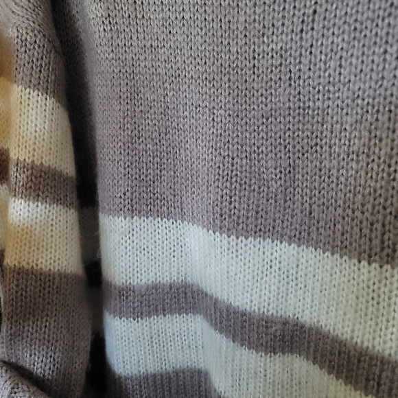 Oversized Fuzzy Stripe Sweater - Picture 3 of 9